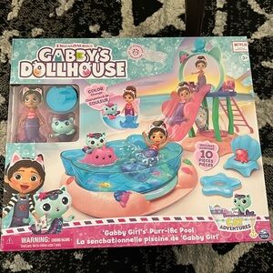 Gabby’s girls Purr-ific Pool